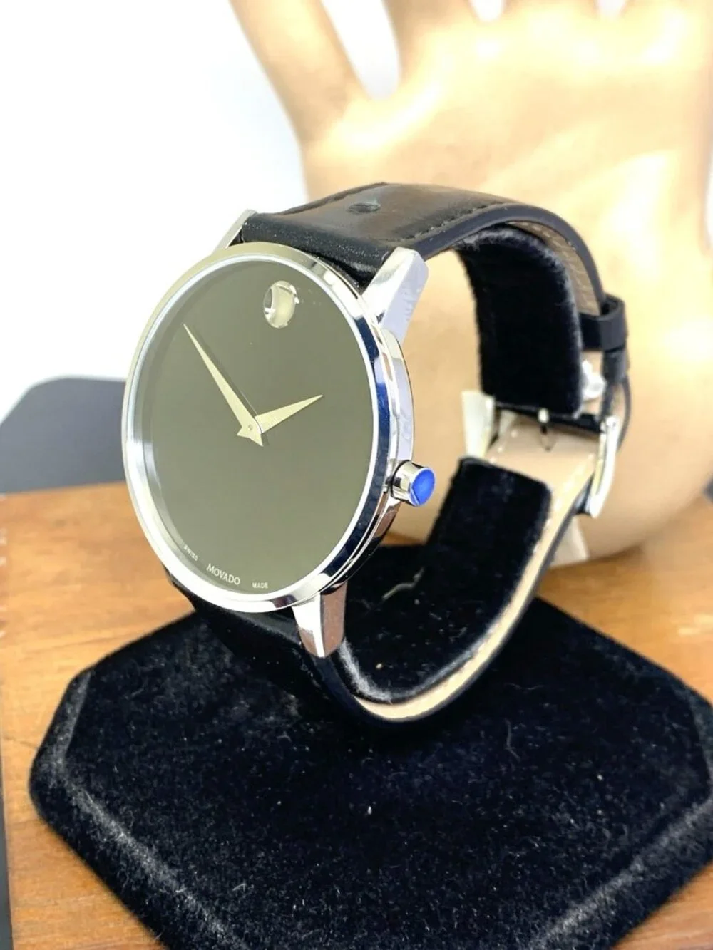 Movado Men's Watch 0607269 Swiss Quartz Silver Museum Black Dial Leather Strap